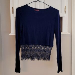 Crop top with lace bottom